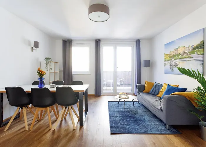 Spacious Group With Balcony Apartment
