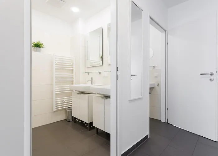Spacious Group With Balcony * Vienna