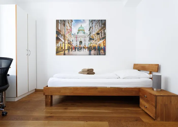Spacious Group With Balcony Apartment Vienna