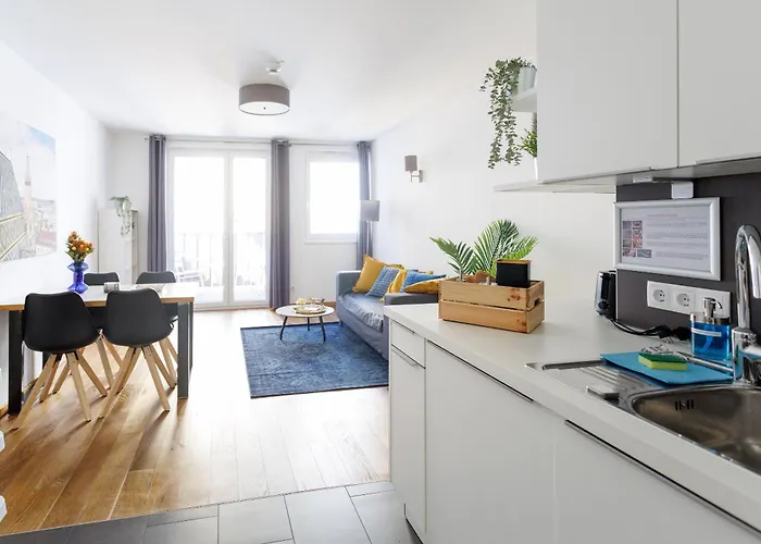 Spacious Group With Balcony