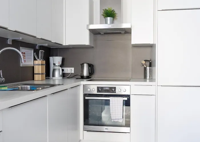 Apartment Spacious Group With Balcony *